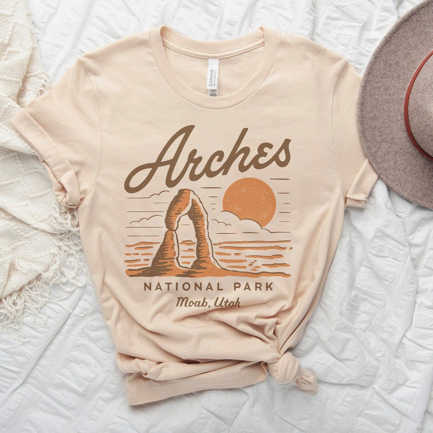 Arches National Park Tee, Moab Utah Delicate Arch Vintage Cream Unisex T-shirt