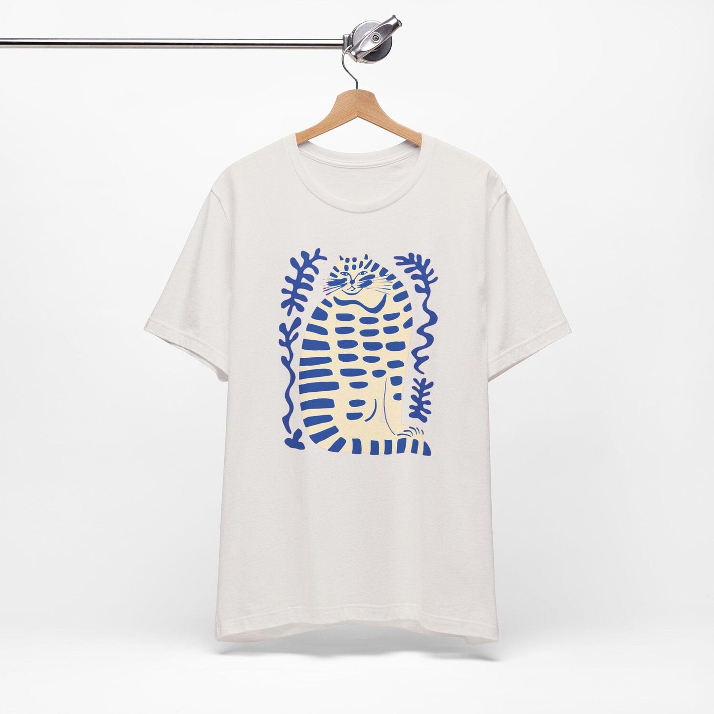 Cat Illustration Minimalist T-Shirt, Kawaii Kitty Tee, Animal Lover Gift, Graphic Top, Cute Feline Shirt