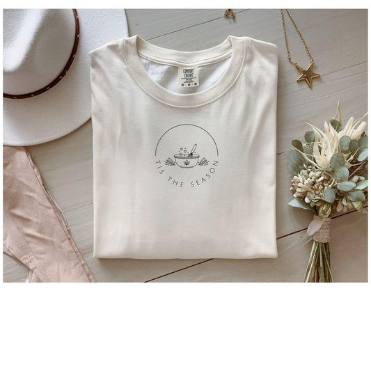 Christmas Baker Minimalist T-Shirt, Baking Lover Tee, Holiday Chef Shirt, Culinary Gift Top, Foodie Apparel, Winter Bakery Tee