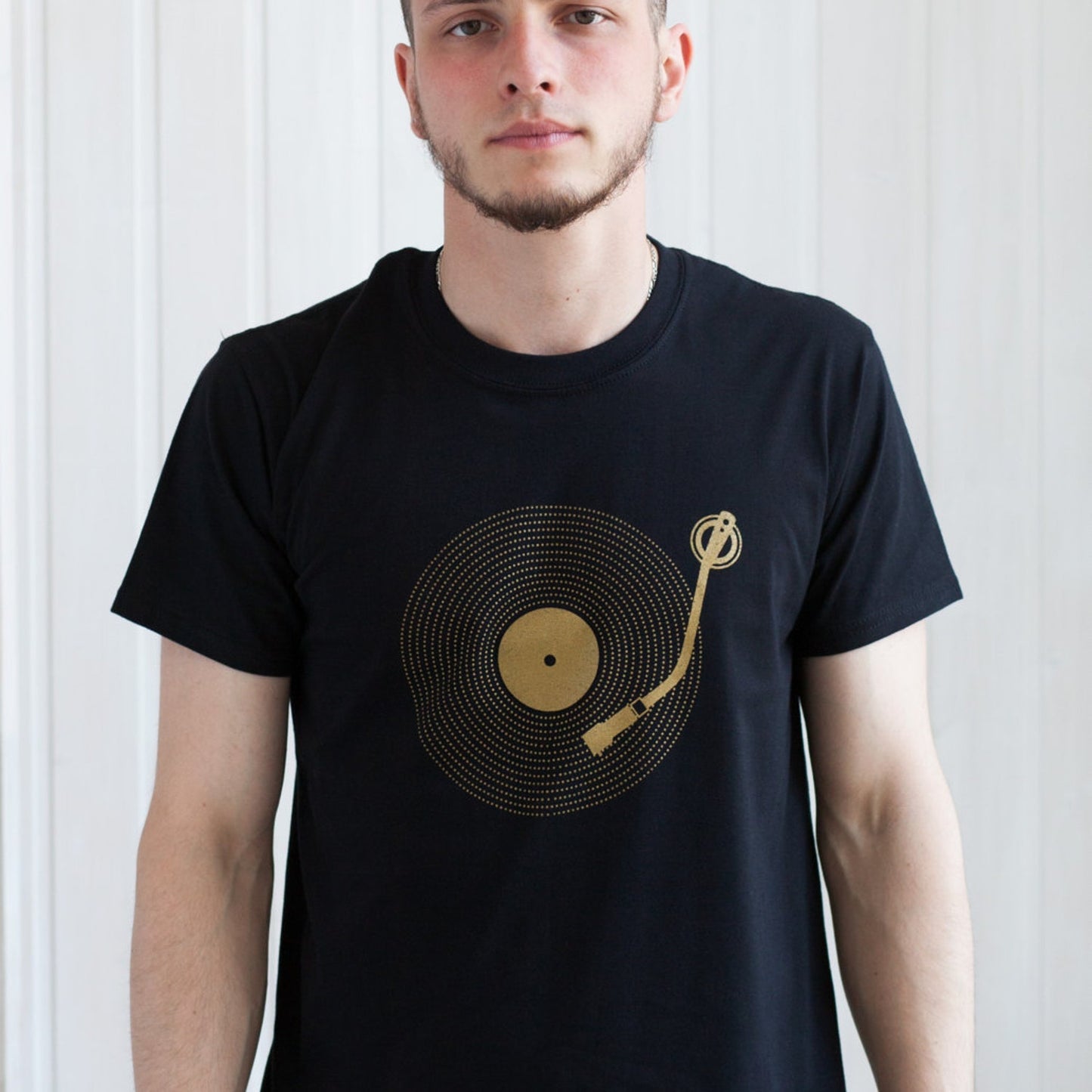 Turntable Minimalist T Shirt - LP Vinyl Record Player DJ Deck Decks Drum and Bass Junglist Breakbeat Mens Womens Screen Printed Graphic Tee